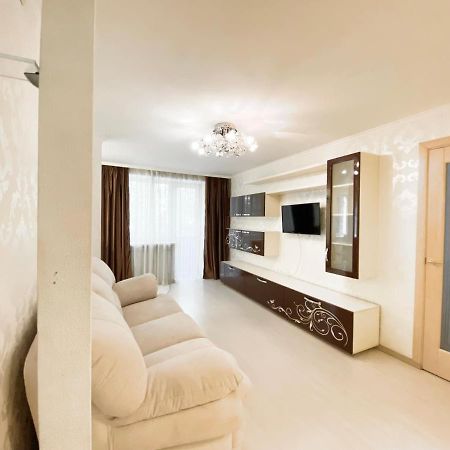 Beautiful 1-Bedroom Near Most City Center Днепр Экстерьер фото