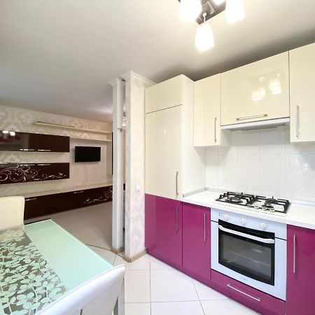 Beautiful 1-Bedroom Near Most City Center Днепр Экстерьер фото