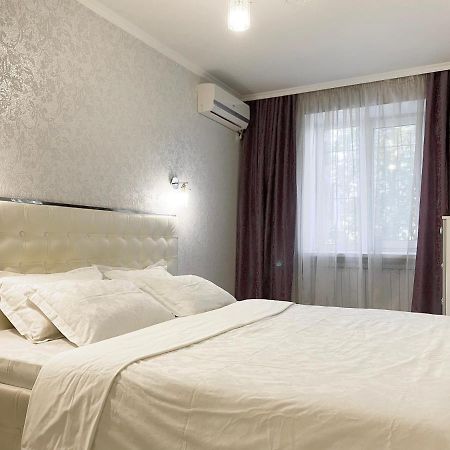 Beautiful 1-Bedroom Near Most City Center Днепр Экстерьер фото